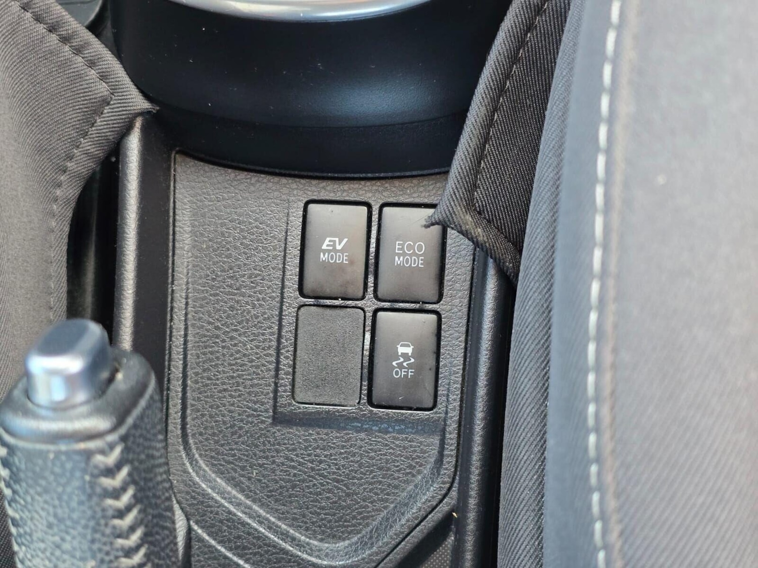 Used Toyota Yaris 2018 for sale - 76665009: Photo 32