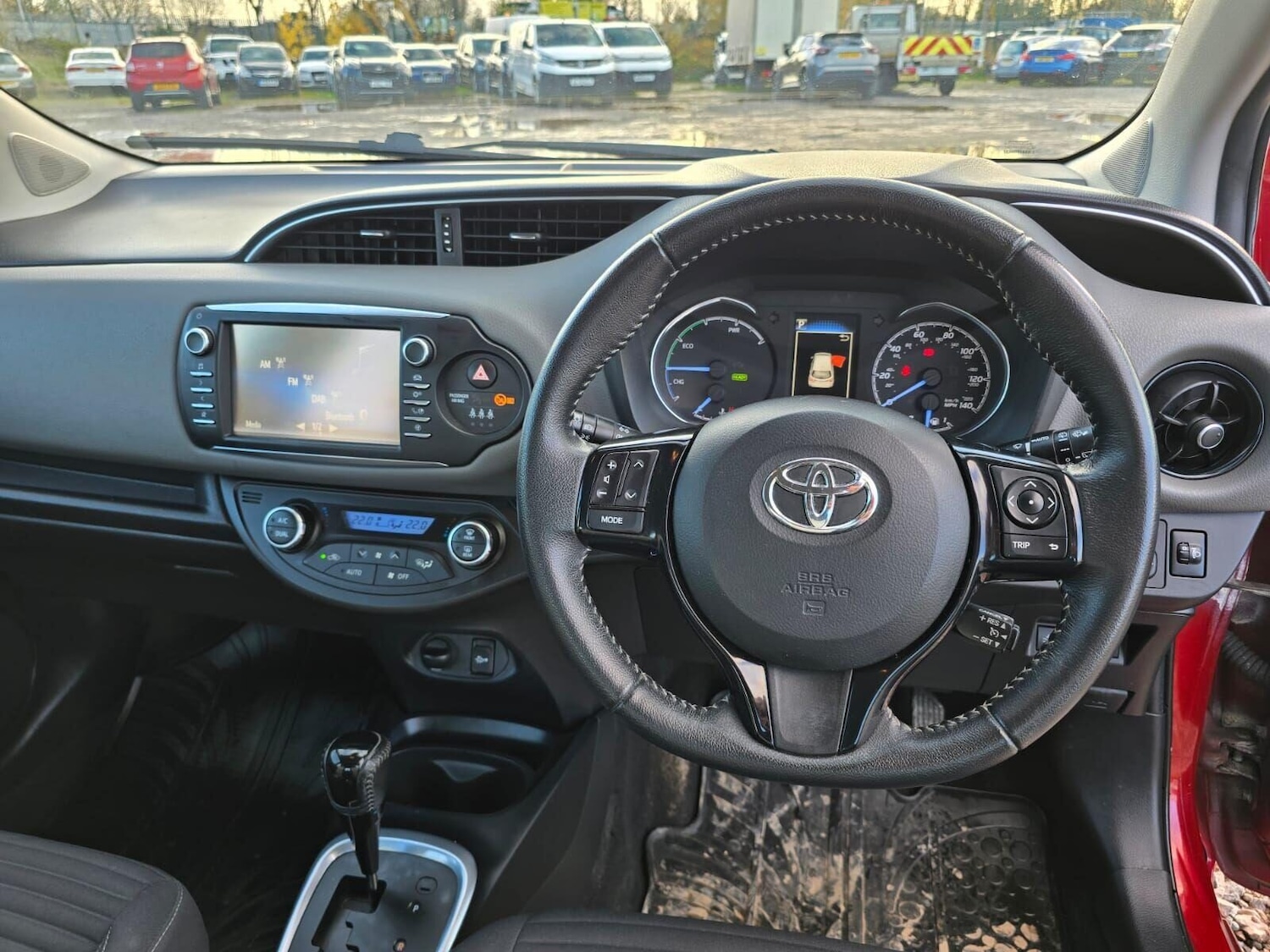 Used Toyota Yaris 2018 for sale - 76665009: Photo 41