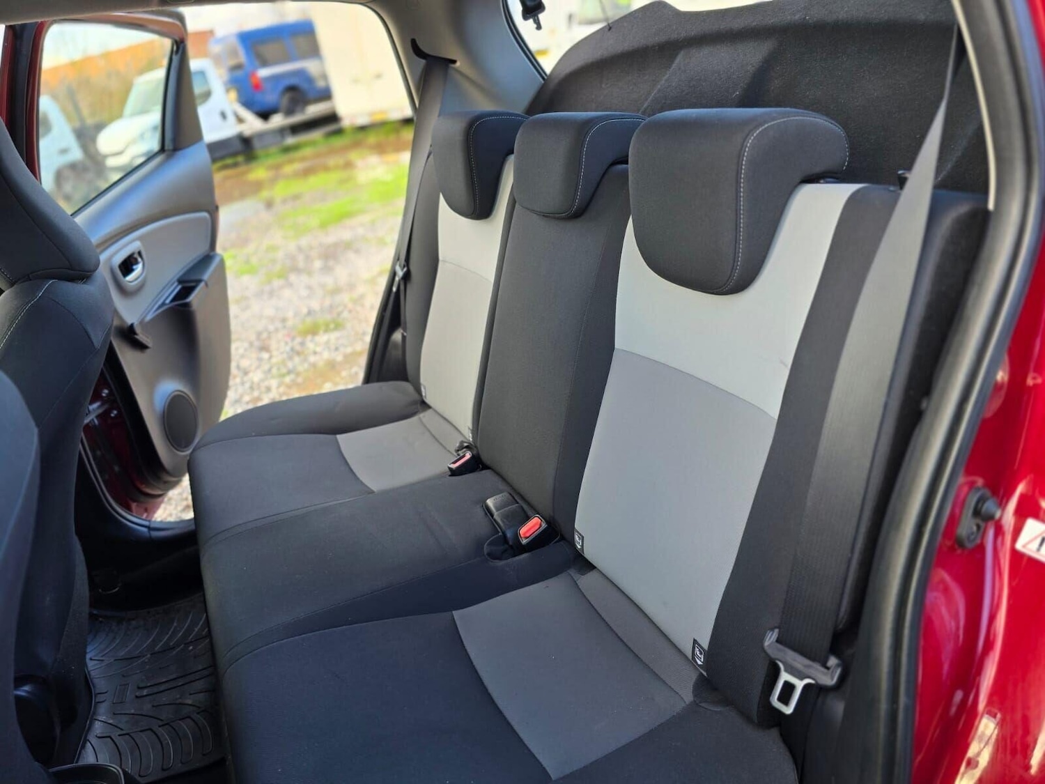 Used Toyota Yaris 2018 for sale - 76665009: Photo 42