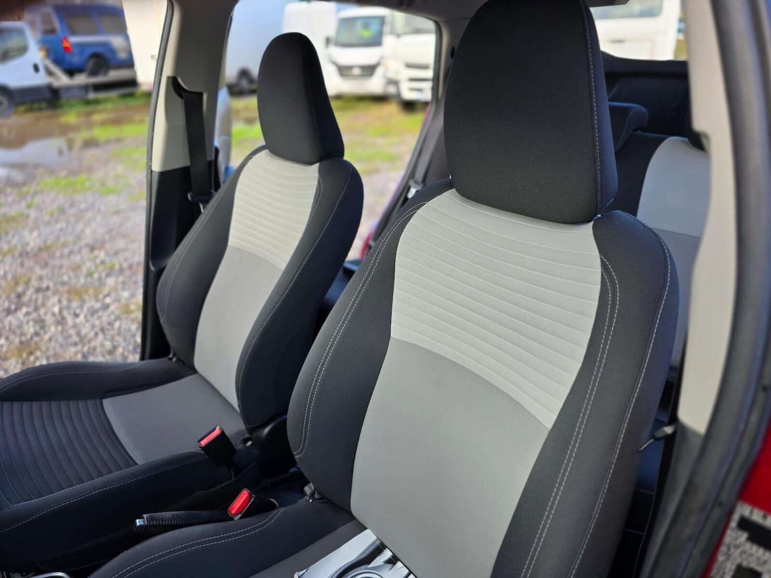 Used Toyota Yaris 2018 for sale - 76665009: Photo 43