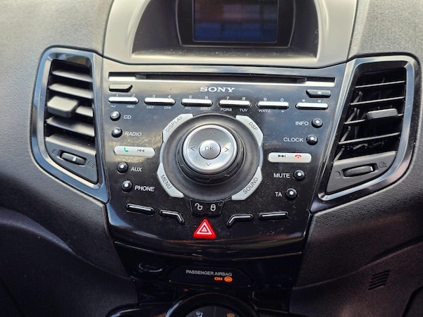Used Ford Fiesta 2015 for sale - 75425964: Photo 27