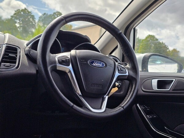Used Ford Fiesta 2015 for sale - 75425964: Photo 34