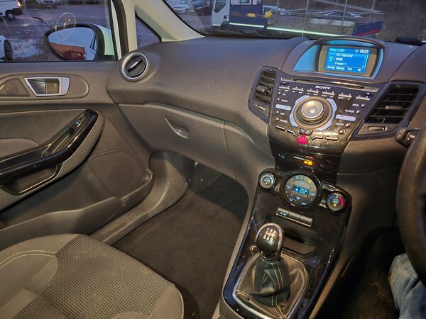 Used Ford Fiesta 2015 for sale - 75425964: Photo 60