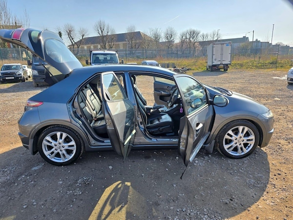 Used Honda Civic 2010 for sale - 75425906: Photo 15