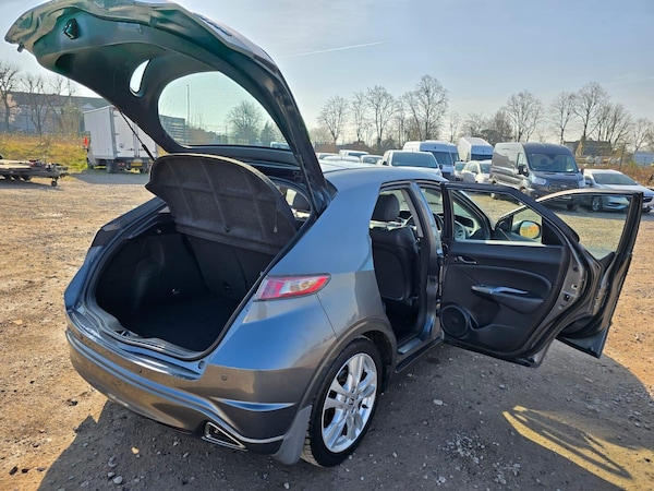 Used Honda Civic 2010 for sale - 75425906: Photo 17