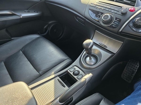 Used Honda Civic 2010 for sale - 75425906: Photo 24