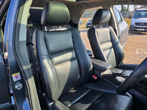 Used Honda Civic 2010 for sale - 75425906: Photo 25