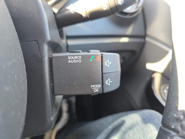 Used Renault Captur 2015 for sale - 75426613: Photo 49