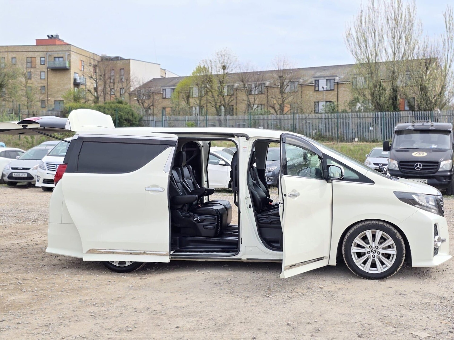 Used Toyota Alphard 2015 for sale - 78210150: Photo 14