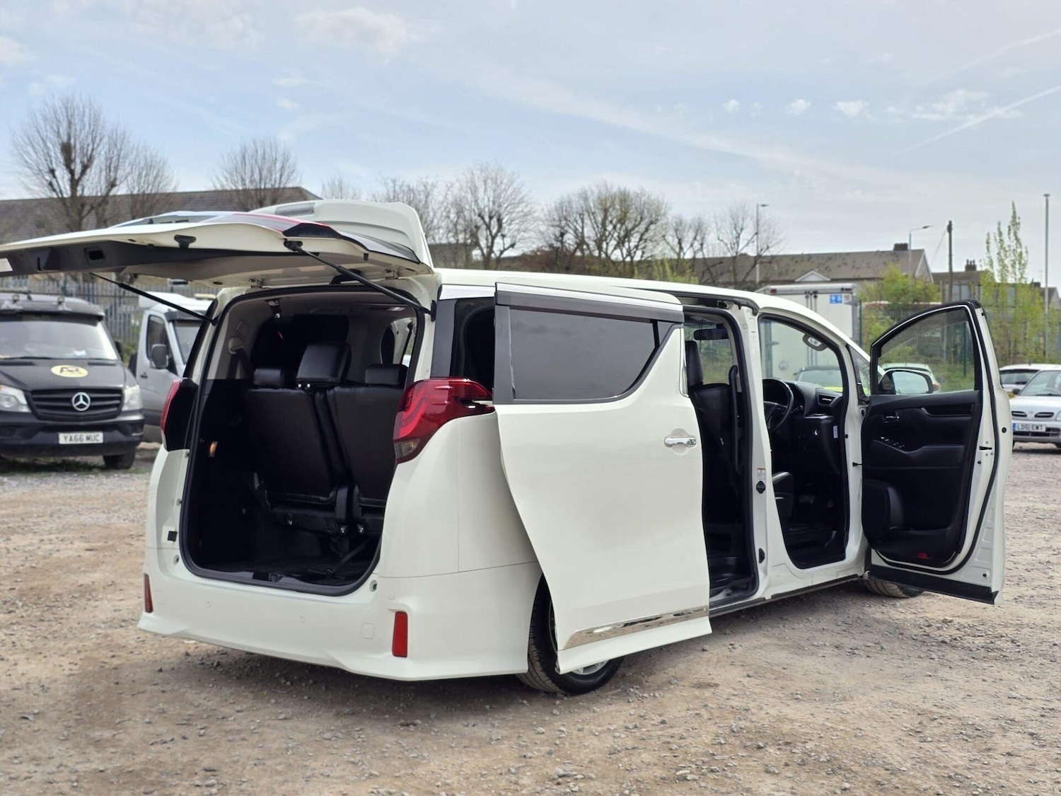 Used Toyota Alphard 2015 for sale - 78210150: Photo 16