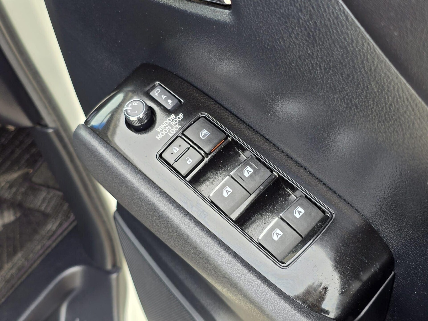 Used Toyota Alphard 2015 for sale - 78210150: Photo 29