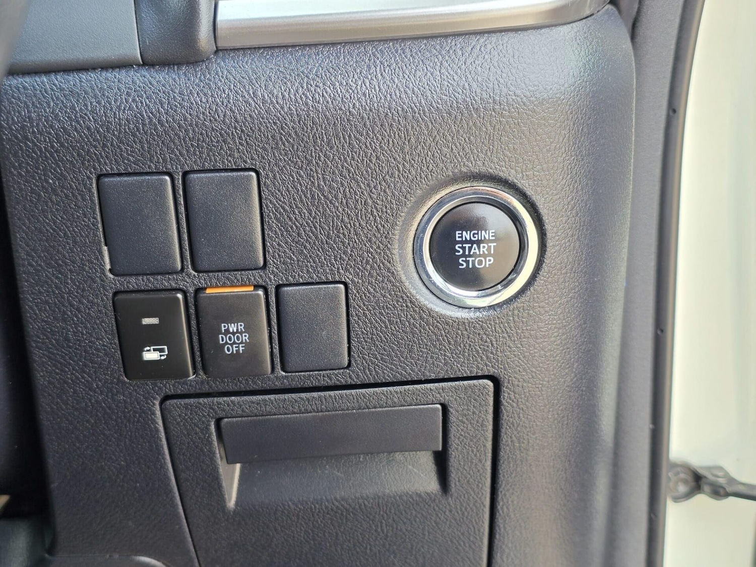 Used Toyota Alphard 2015 for sale - 78210150: Photo 30