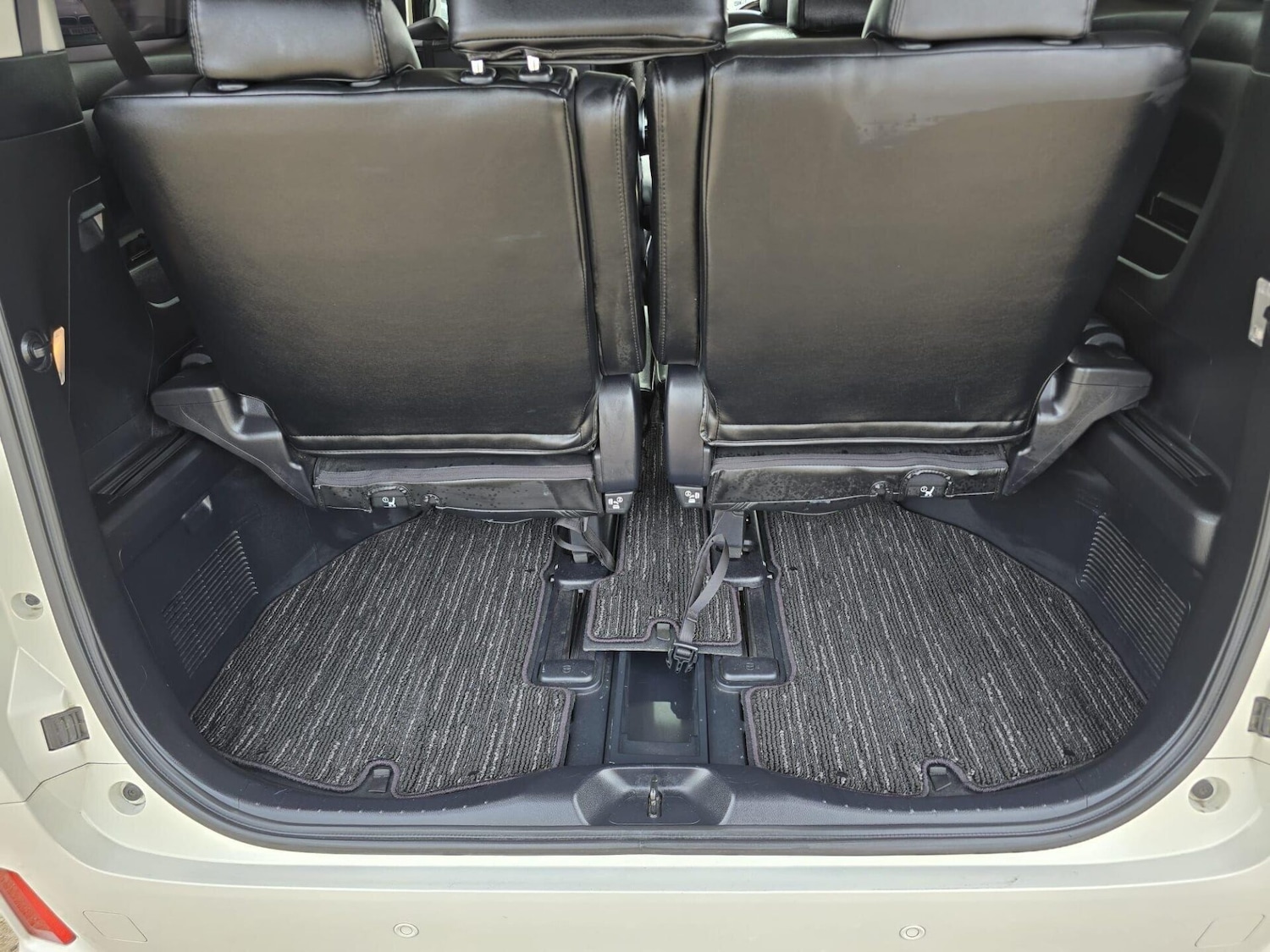 Used Toyota Alphard 2015 for sale - 78210150: Photo 38