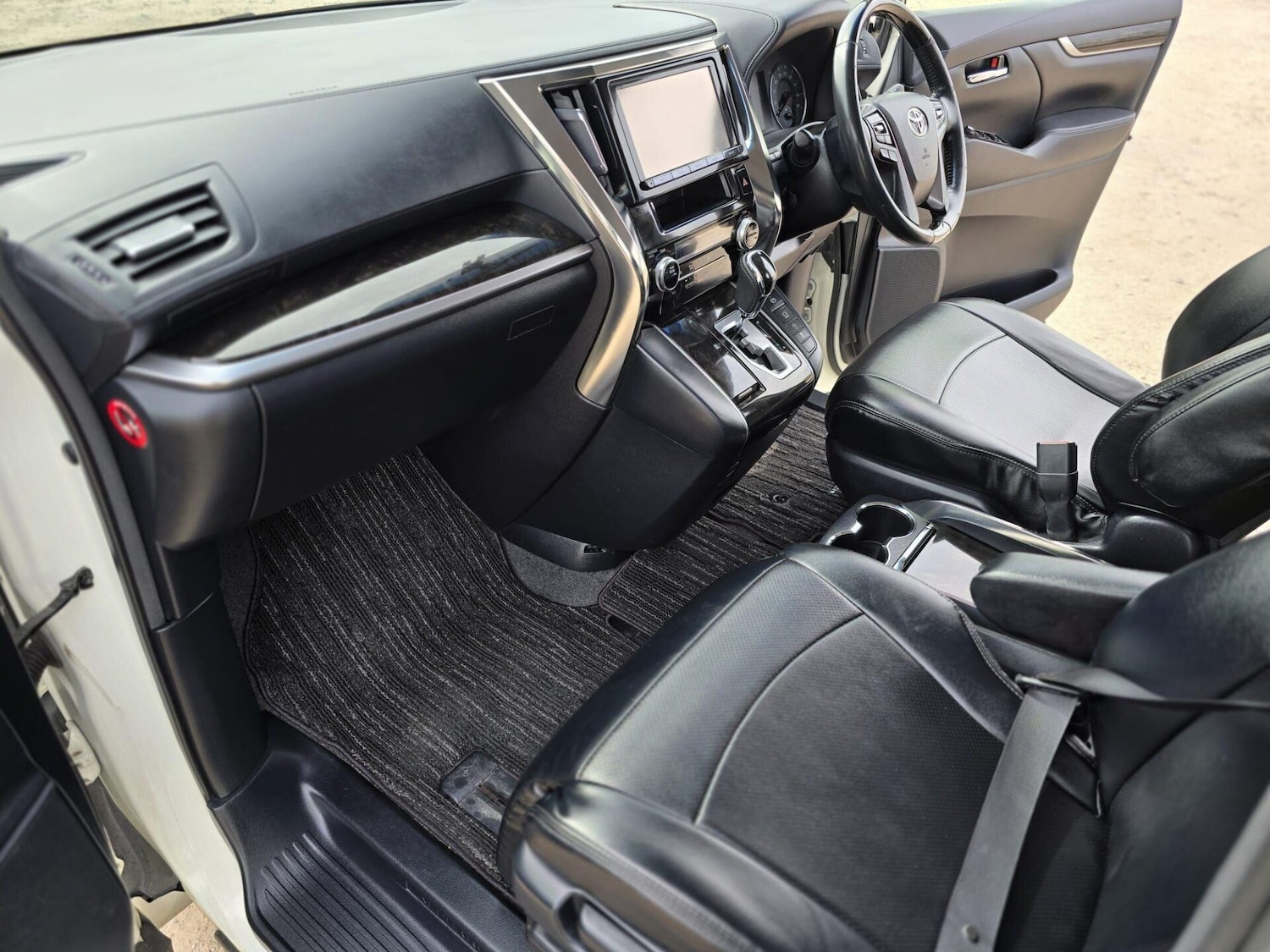 Used Toyota Alphard 2015 for sale - 78210150: Photo 40