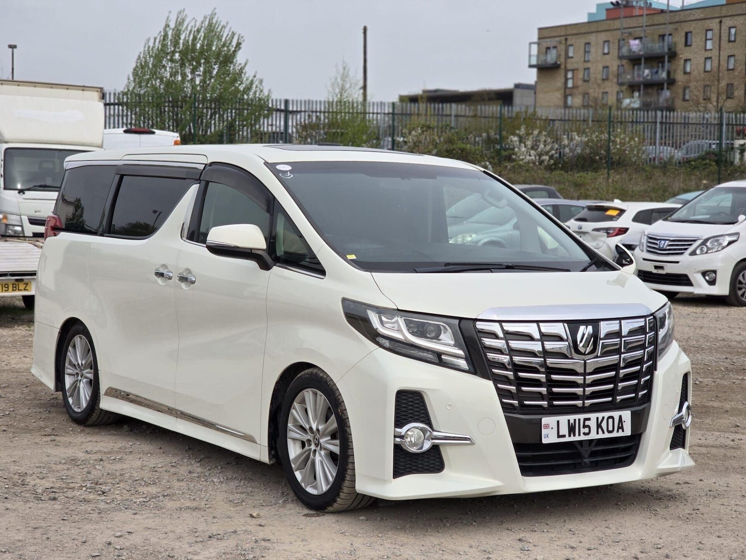 Used Toyota Alphard 2015 for sale - 78210150: Photo 5