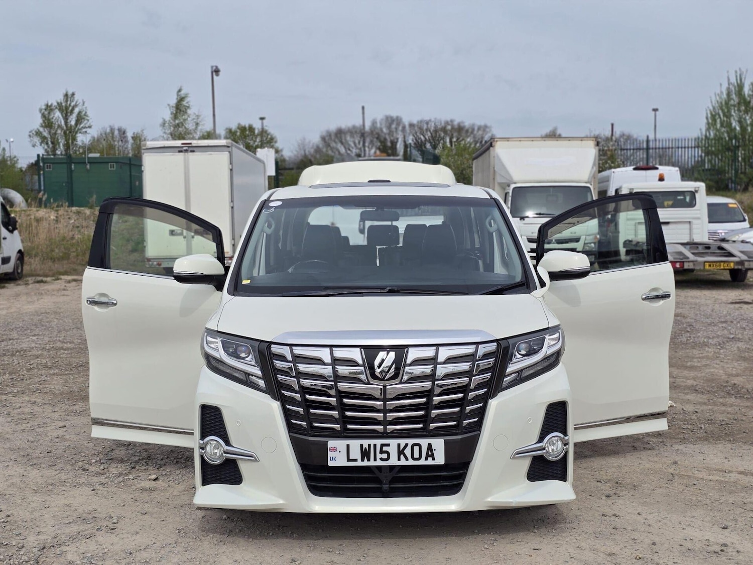 Used Toyota Alphard 2015 for sale - 78210150: Photo 7