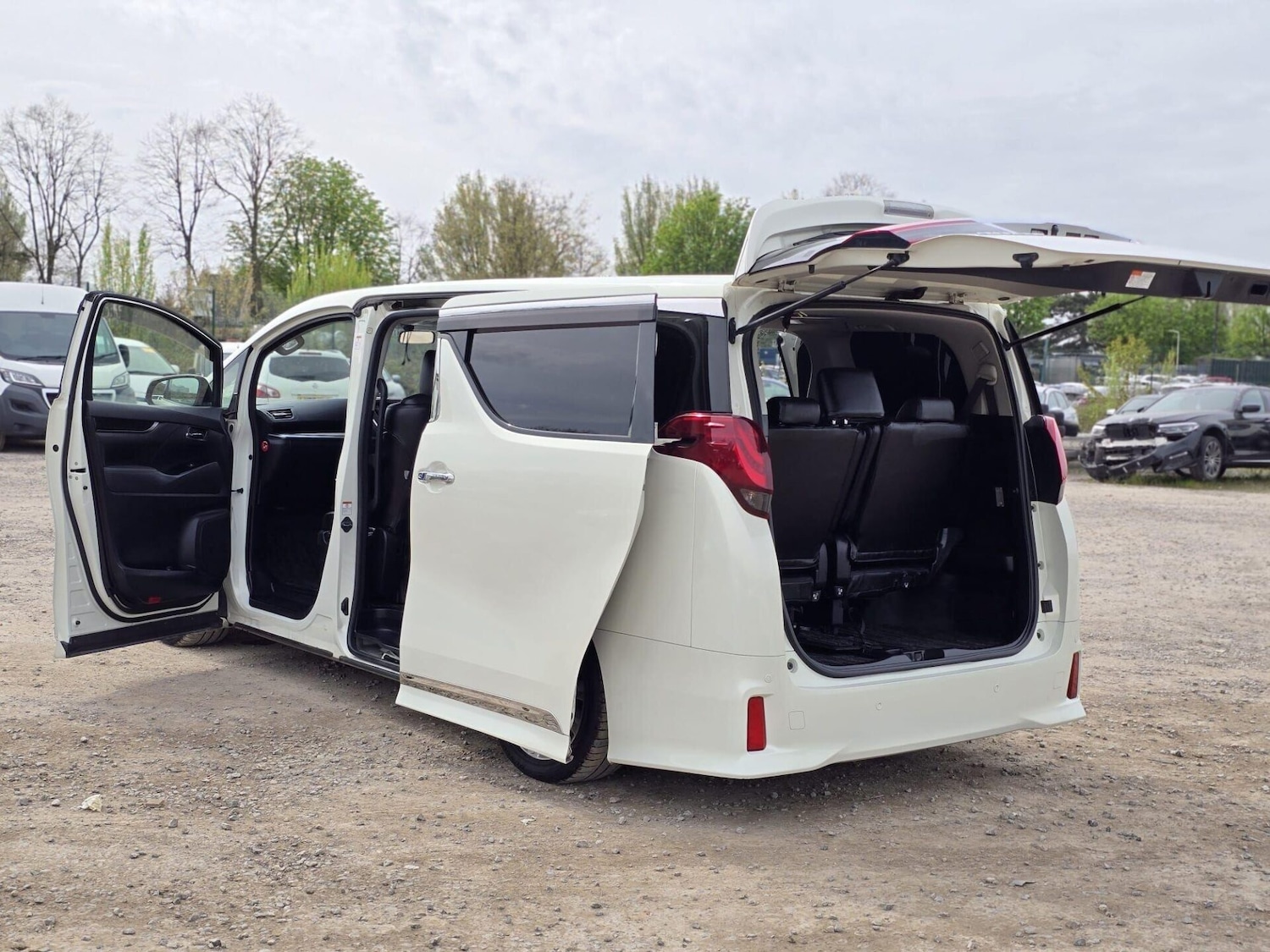 Used Toyota Alphard 2015 for sale - 78210150: Photo 9