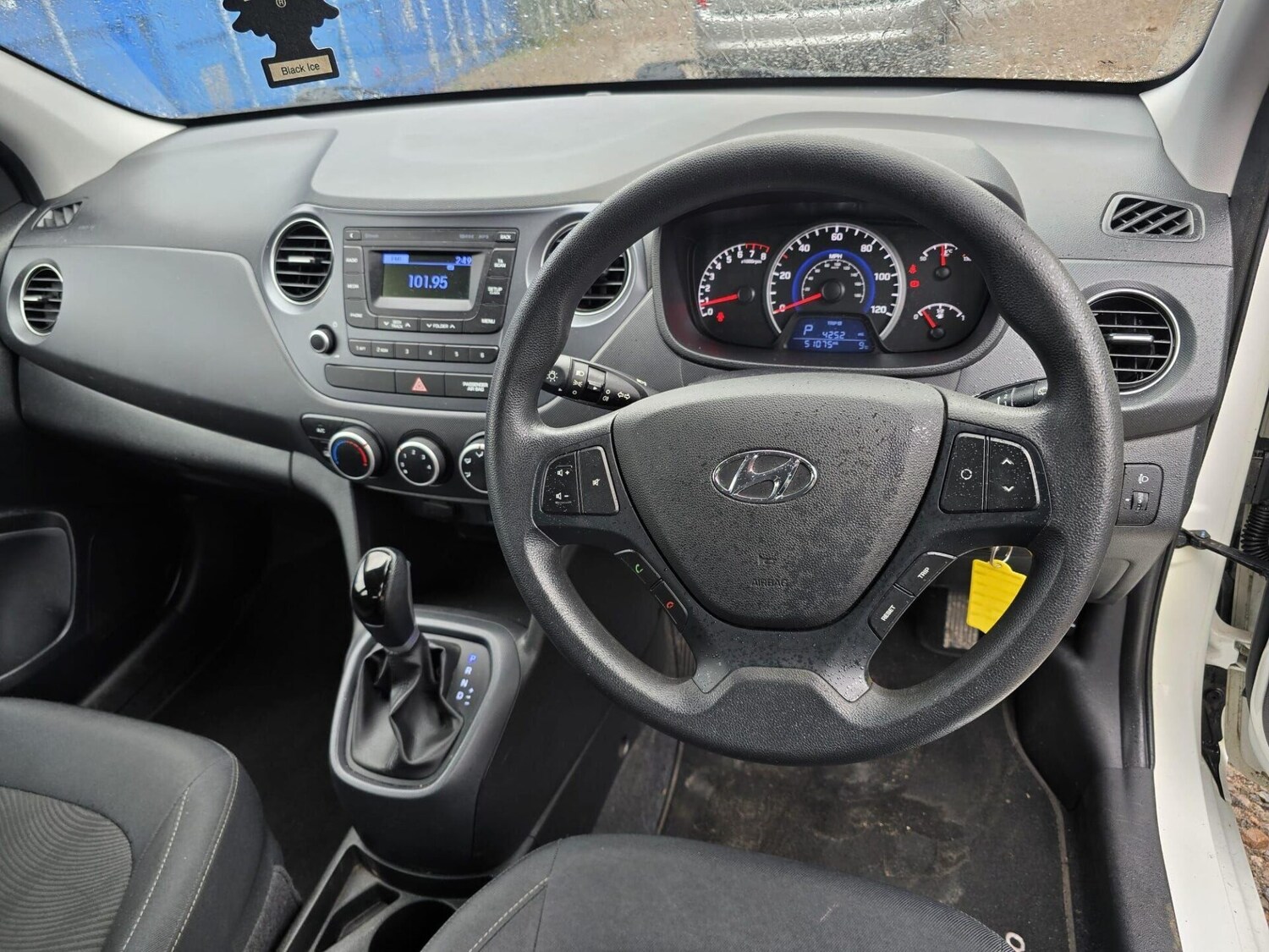Used Hyundai i10 2017 for sale - 77477155: Photo 53