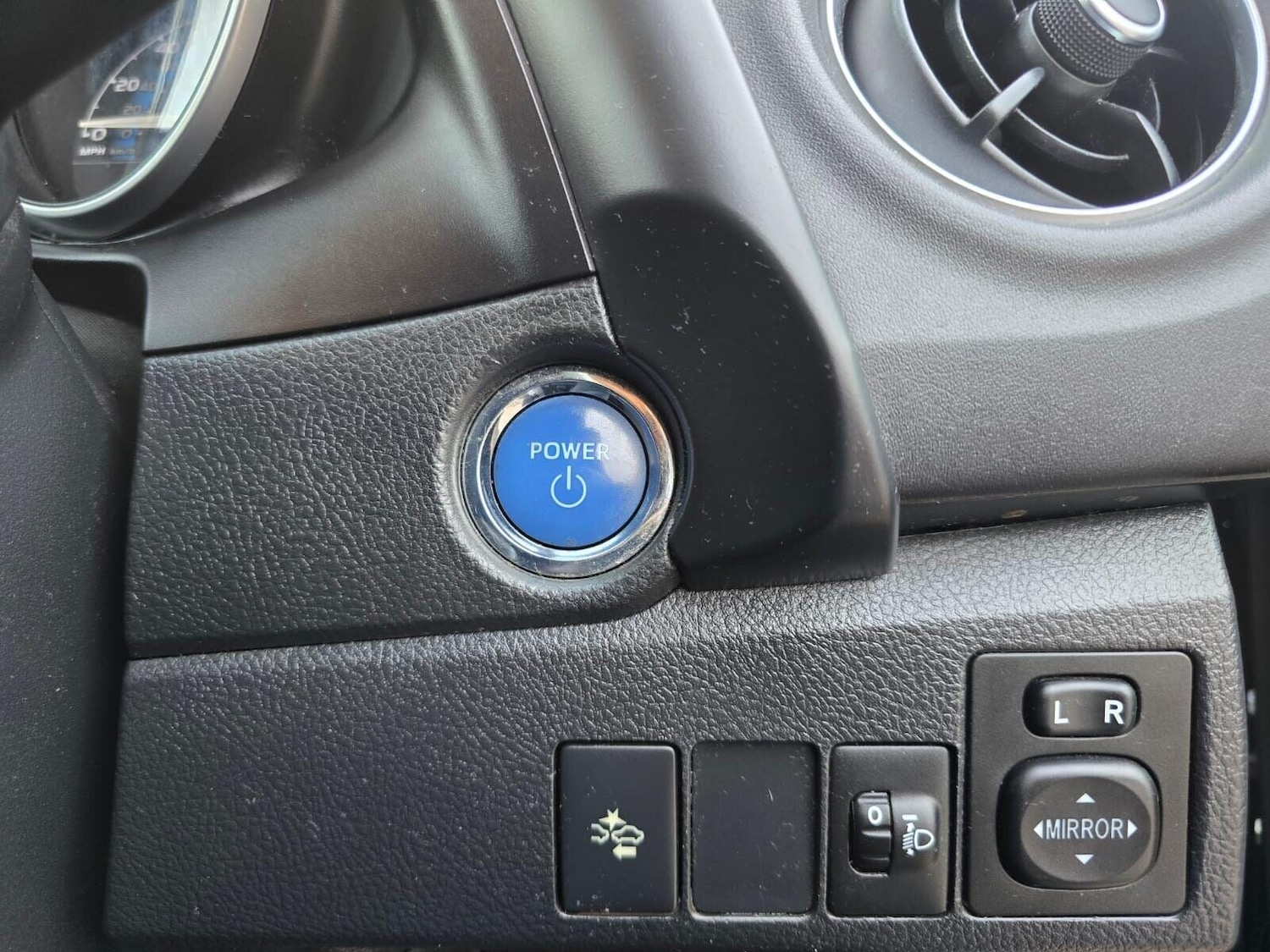 Used Toyota Auris 2017 for sale - 76697458: Photo 31