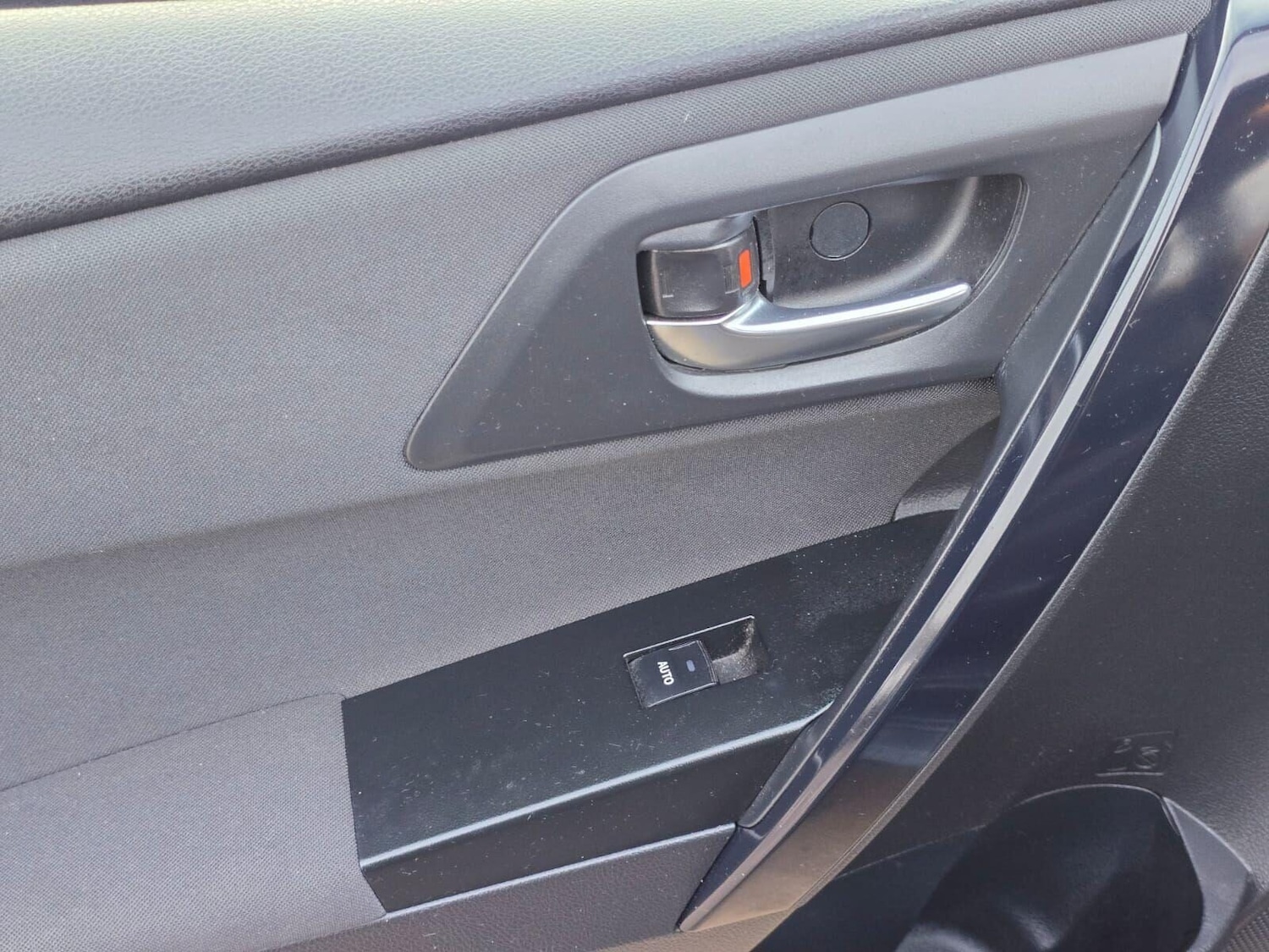 Used Toyota Auris 2017 for sale - 76697458: Photo 33