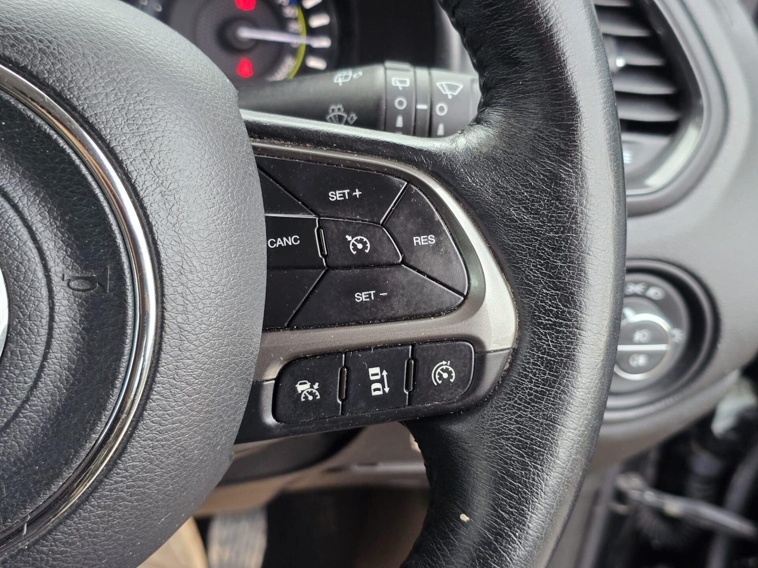 Used Jeep Renegade 2021 for sale - 77296688: Photo 30