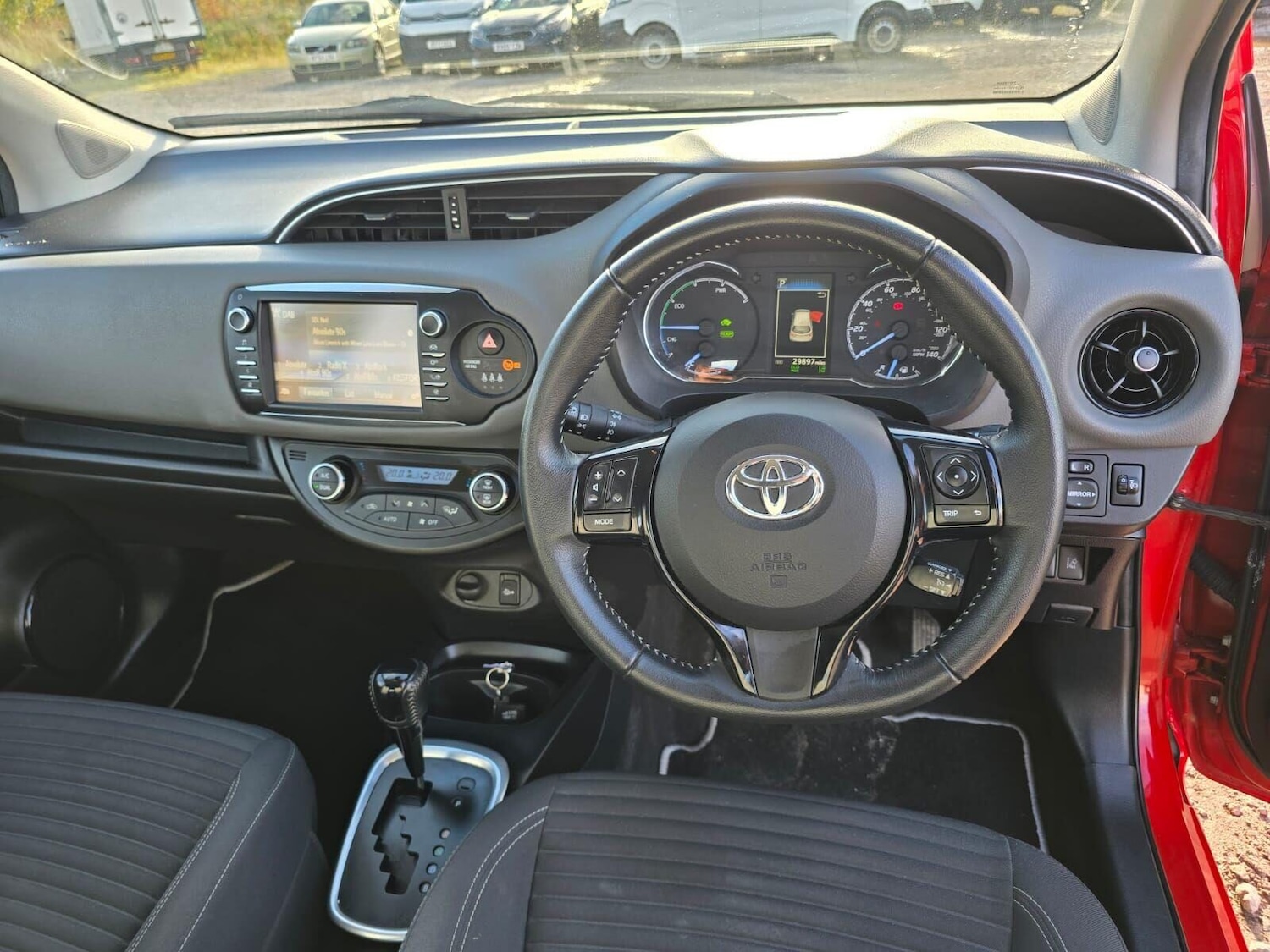 Used Toyota Yaris 2017 for sale - 76231417: Photo 24