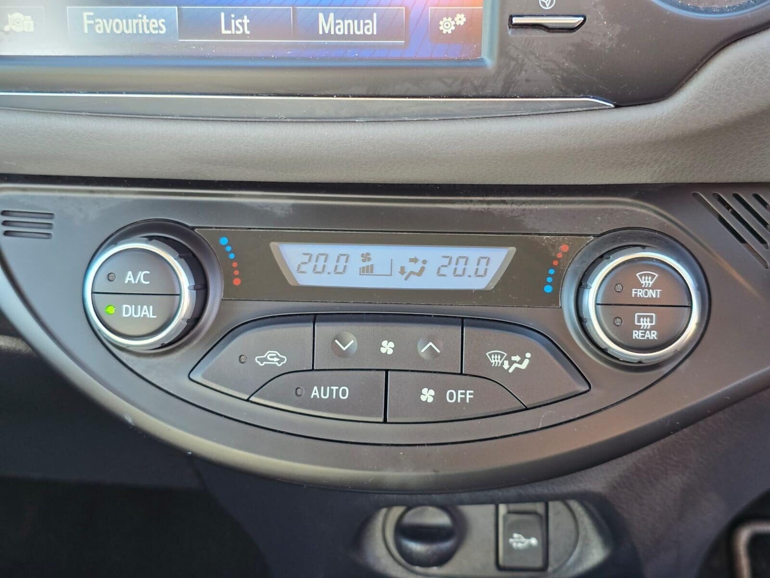 Used Toyota Yaris 2017 for sale - 76231417: Photo 31