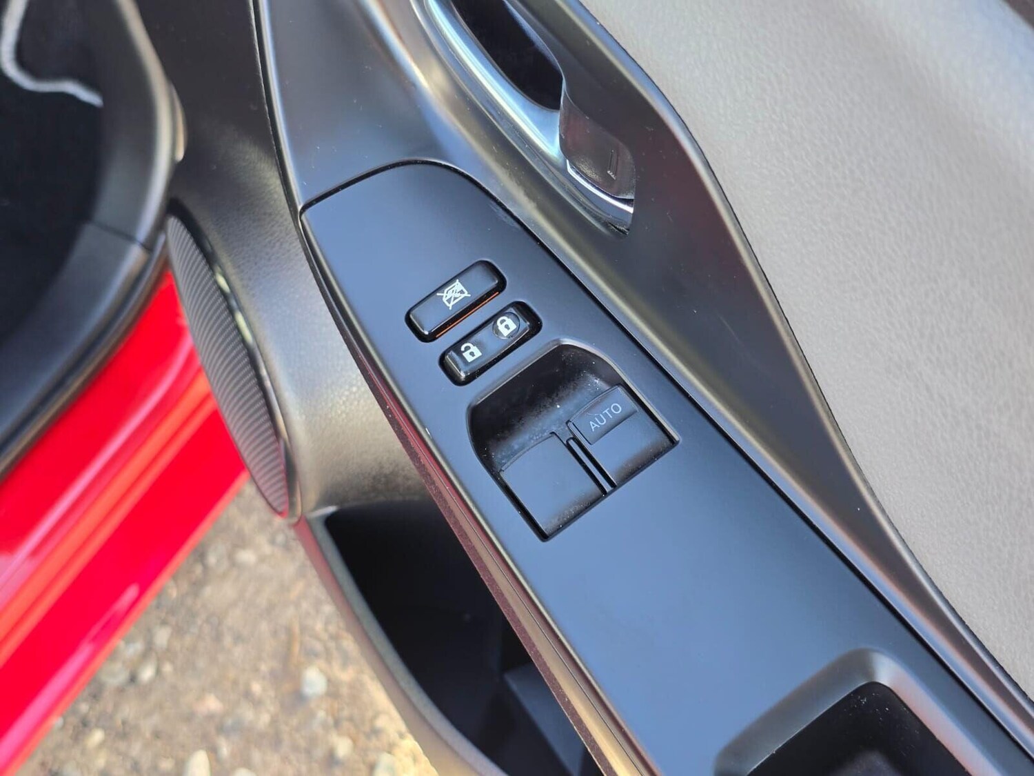 Used Toyota Yaris 2017 for sale - 76231417: Photo 32