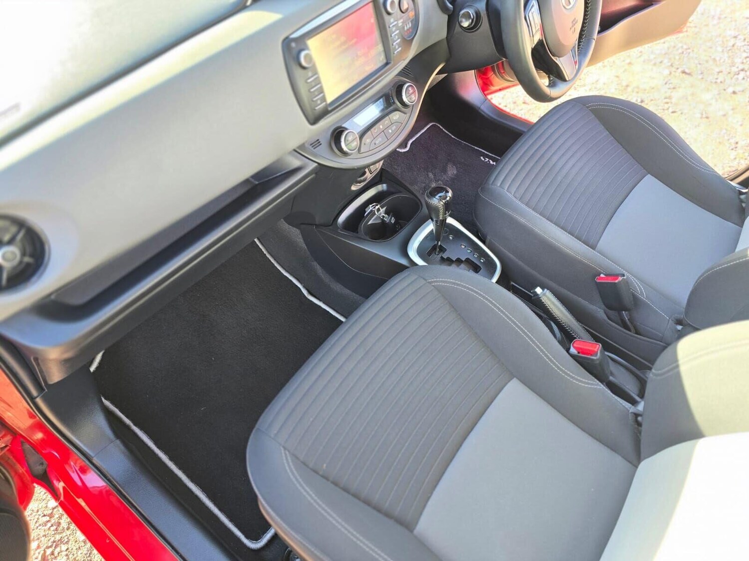 Used Toyota Yaris 2017 for sale - 76231417: Photo 41