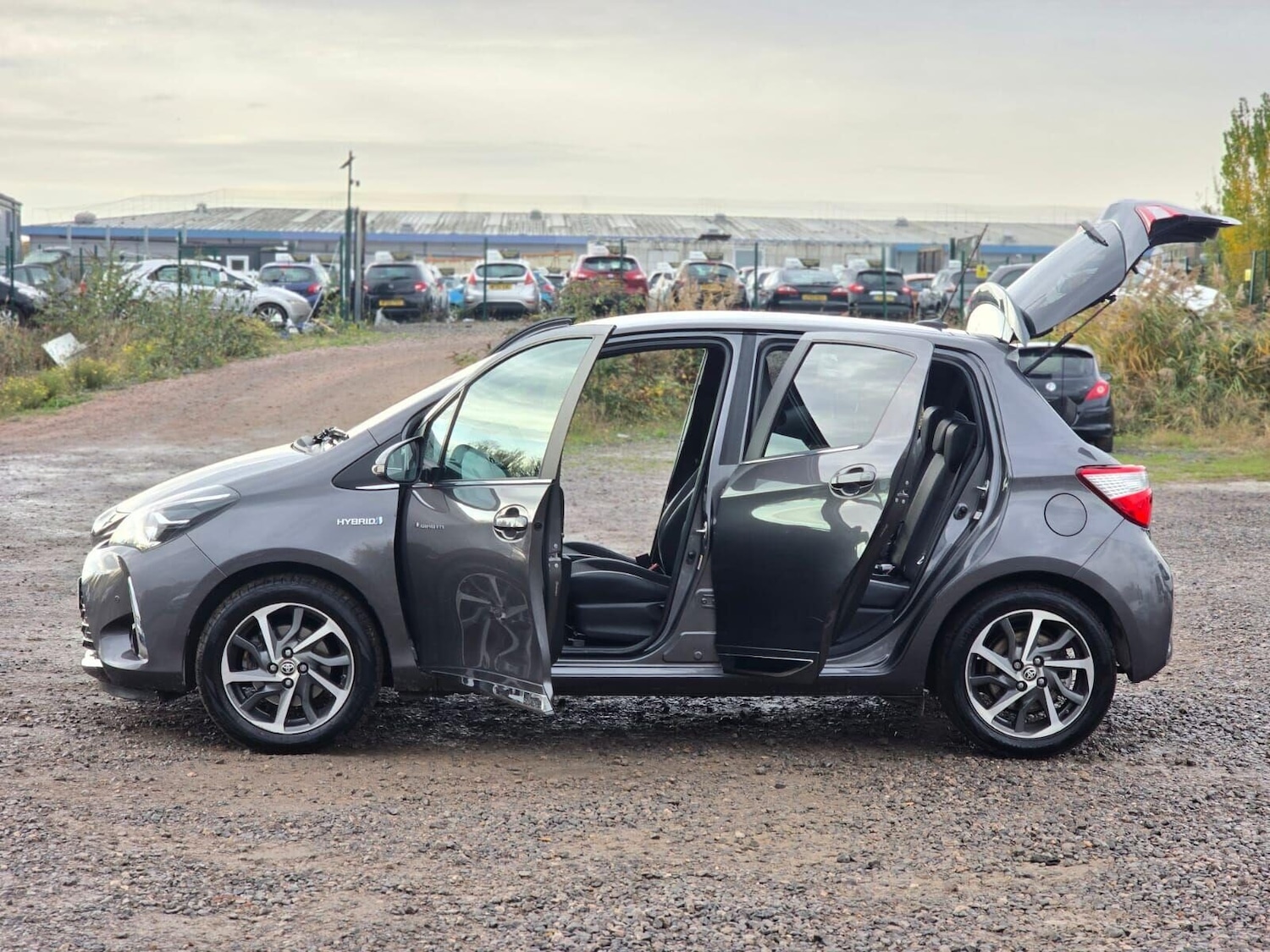 Used Toyota Yaris 2018 for sale - 76506066: Photo 11