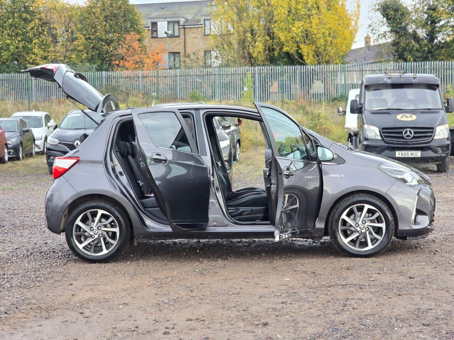 Used Toyota Yaris 2018 for sale - 76506066: Photo 13