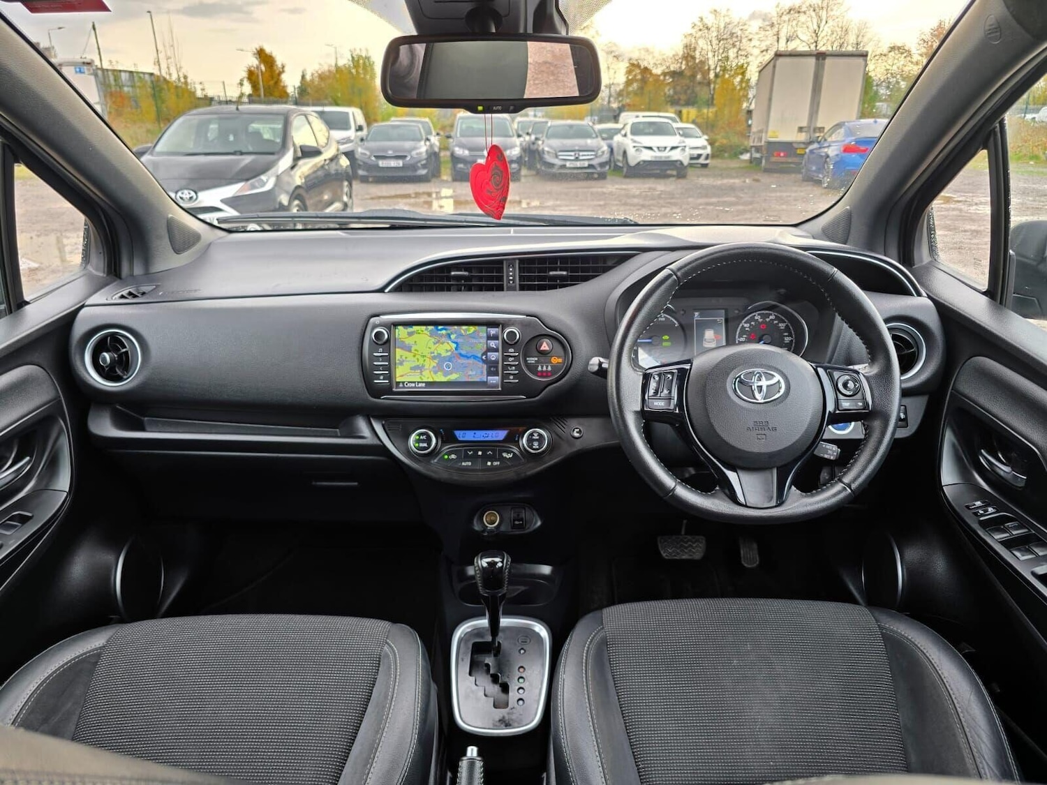 Used Toyota Yaris 2018 for sale - 76506066: Photo 14