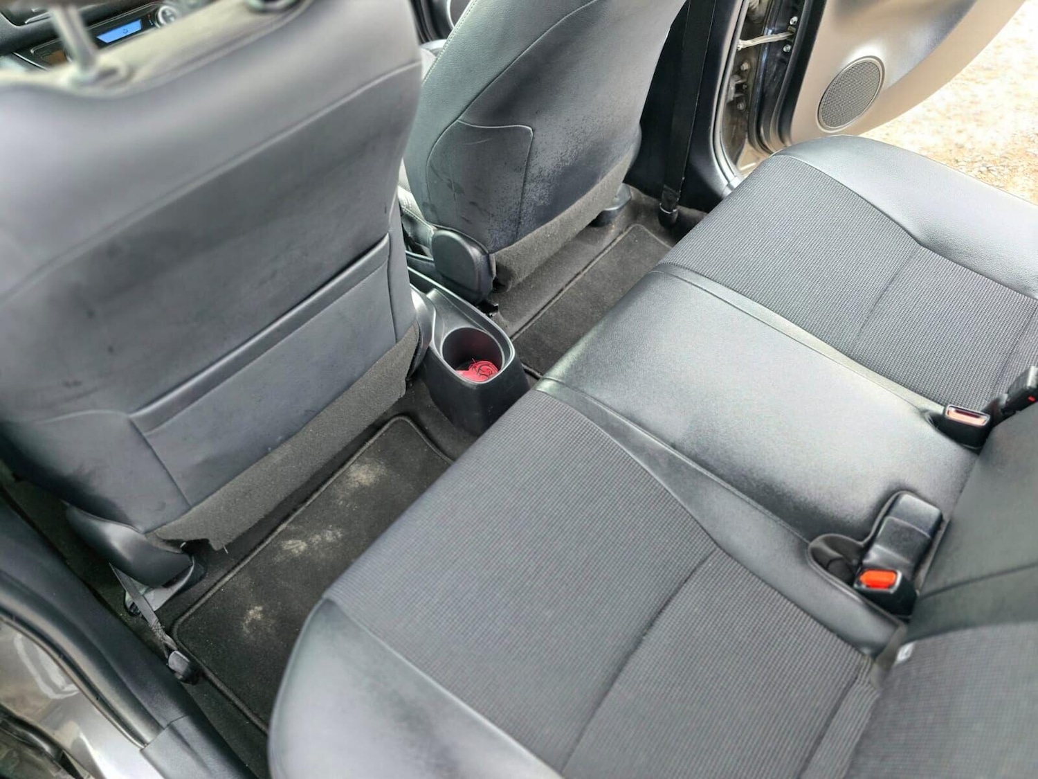 Used Toyota Yaris 2018 for sale - 76506066: Photo 21