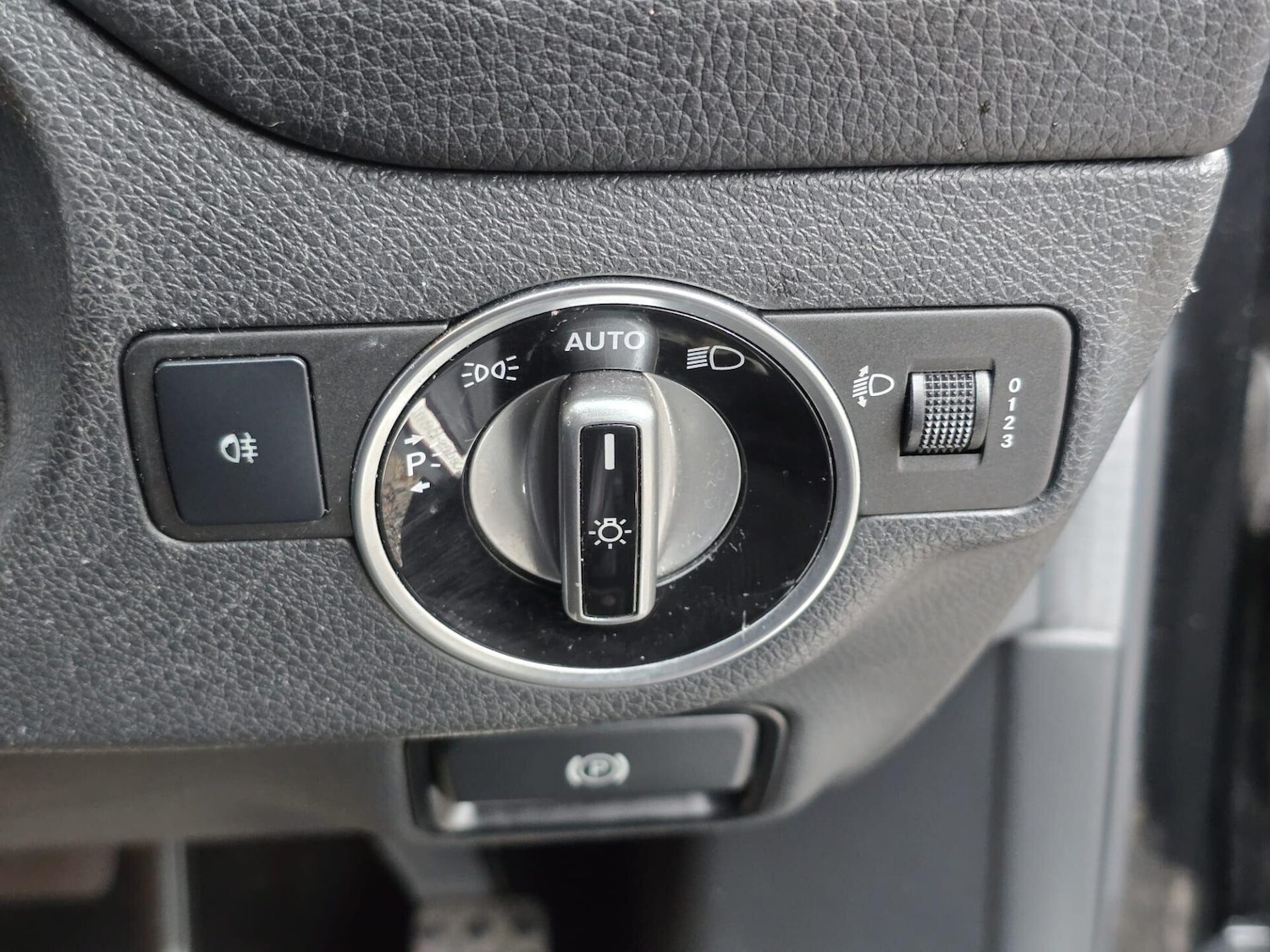 Used Mercedes-Benz GLA 2017 for sale - 77677279: Photo 27