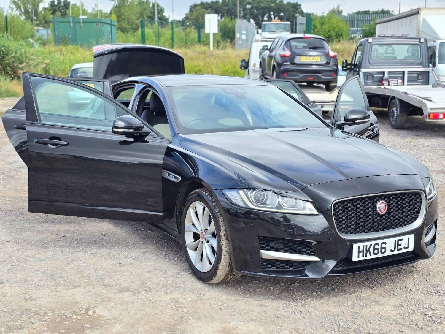 Used Jaguar XF 2017 for sale - 77582417: Photo 31