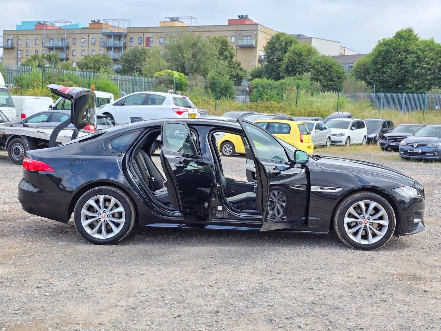 Used Jaguar XF 2017 for sale - 77582417: Photo 32