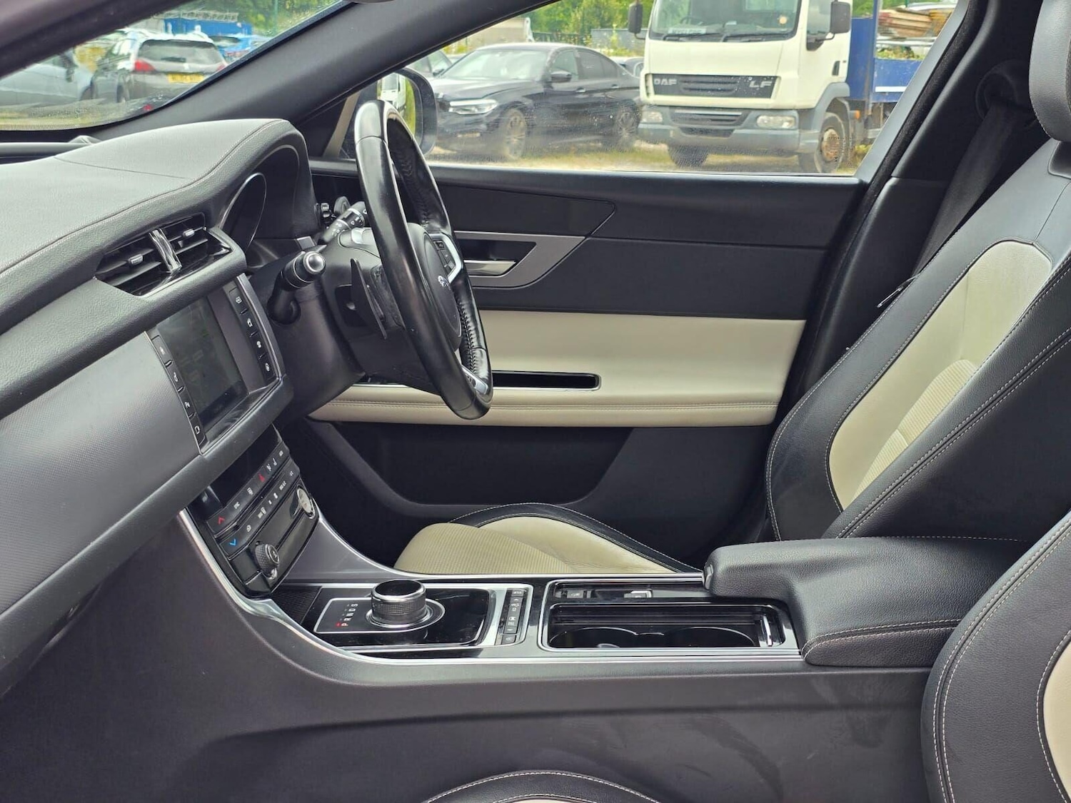 Used Jaguar XF 2017 for sale - 77582417: Photo 58