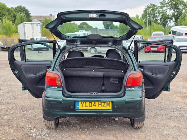 Used Toyota Yaris 2004 for sale - 75276907: Photo 11