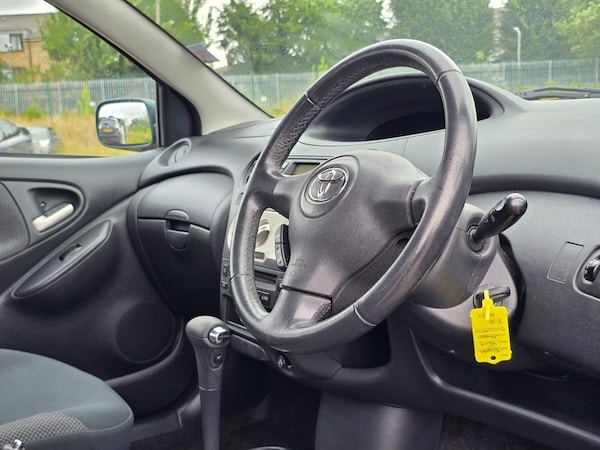 Used Toyota Yaris 2004 for sale - 75276907: Photo 18
