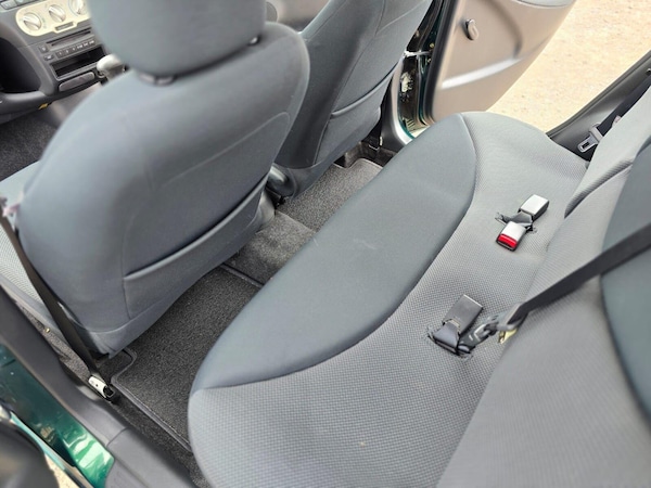 Used Toyota Yaris 2004 for sale - 75276907: Photo 21
