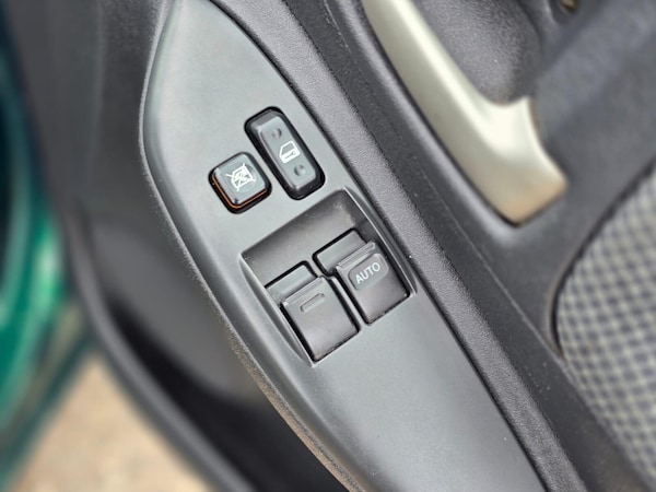 Used Toyota Yaris 2004 for sale - 75276907: Photo 22