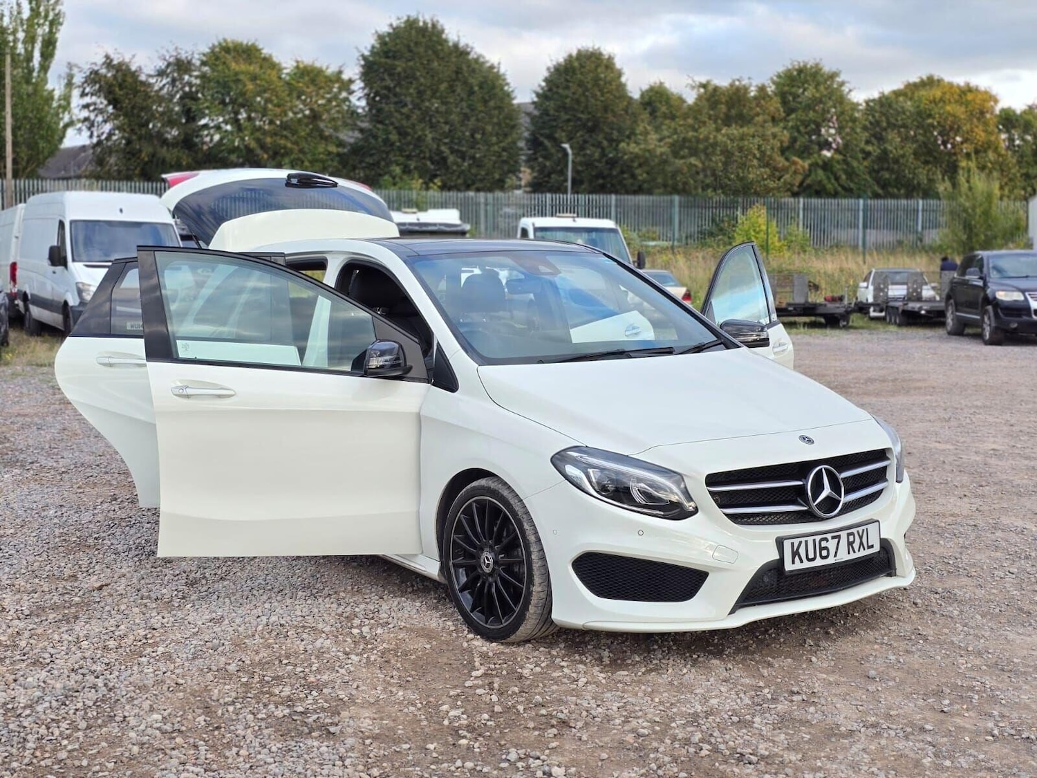 Used Mercedes-Benz B Class 2017 for sale - 76057465: Photo 5