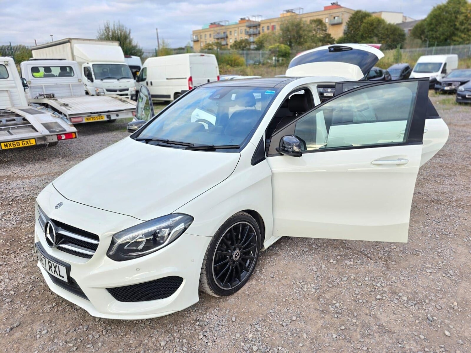 Used Mercedes-Benz B Class 2017 for sale - 76057465: Photo 9