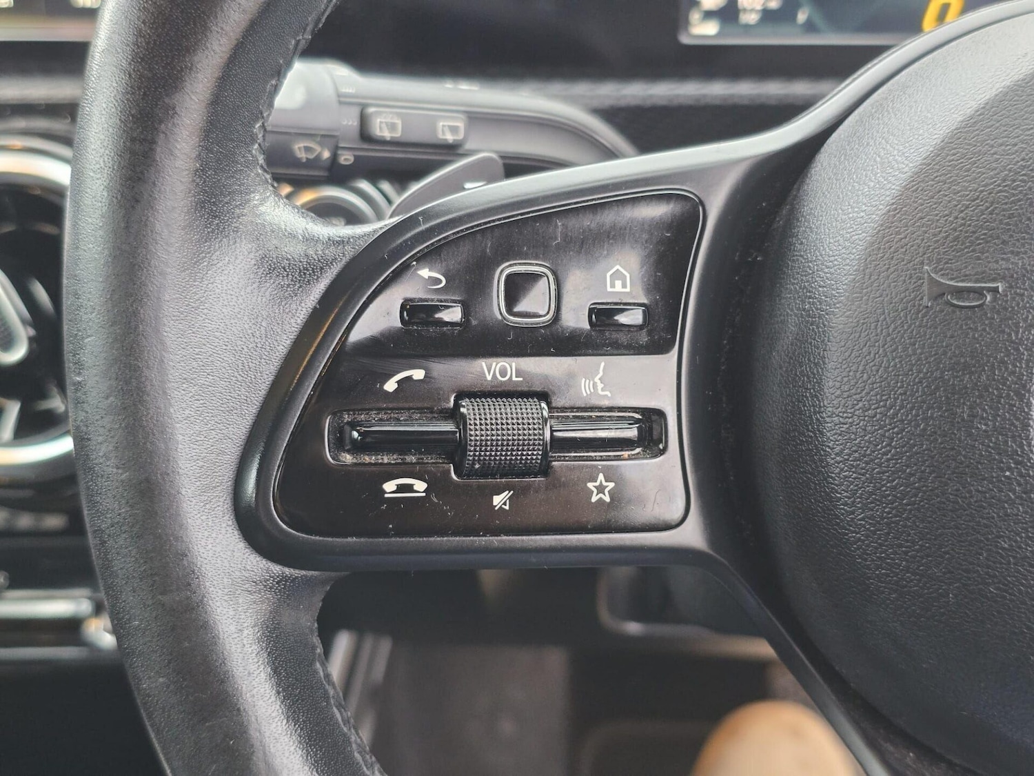 Used Mercedes-Benz A-Class 2018 for sale - 76317273: Photo 34