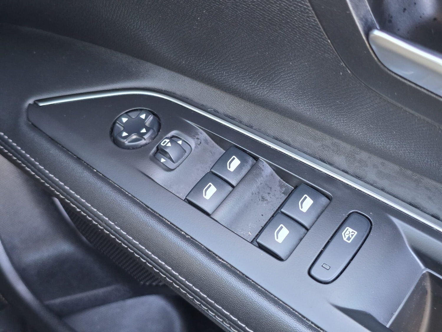 Used Peugeot 3008 2020 for sale - 77404730: Photo 25