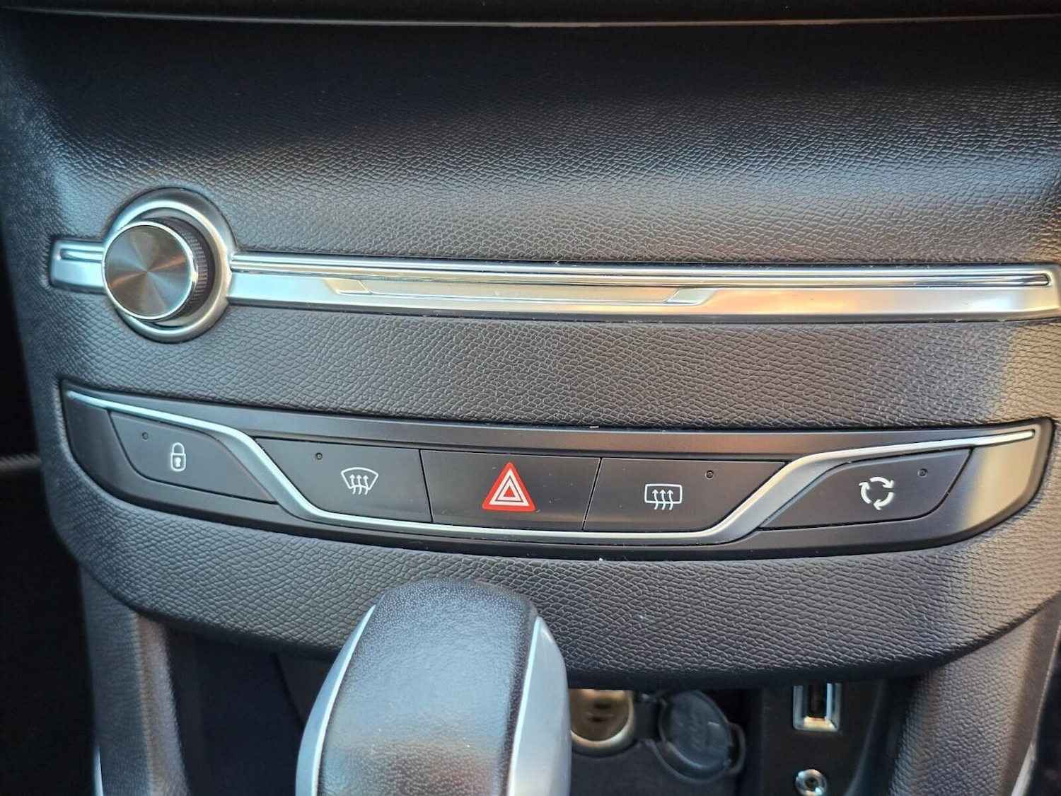 Used Peugeot 308 2016 for sale - 76406092: Photo 25