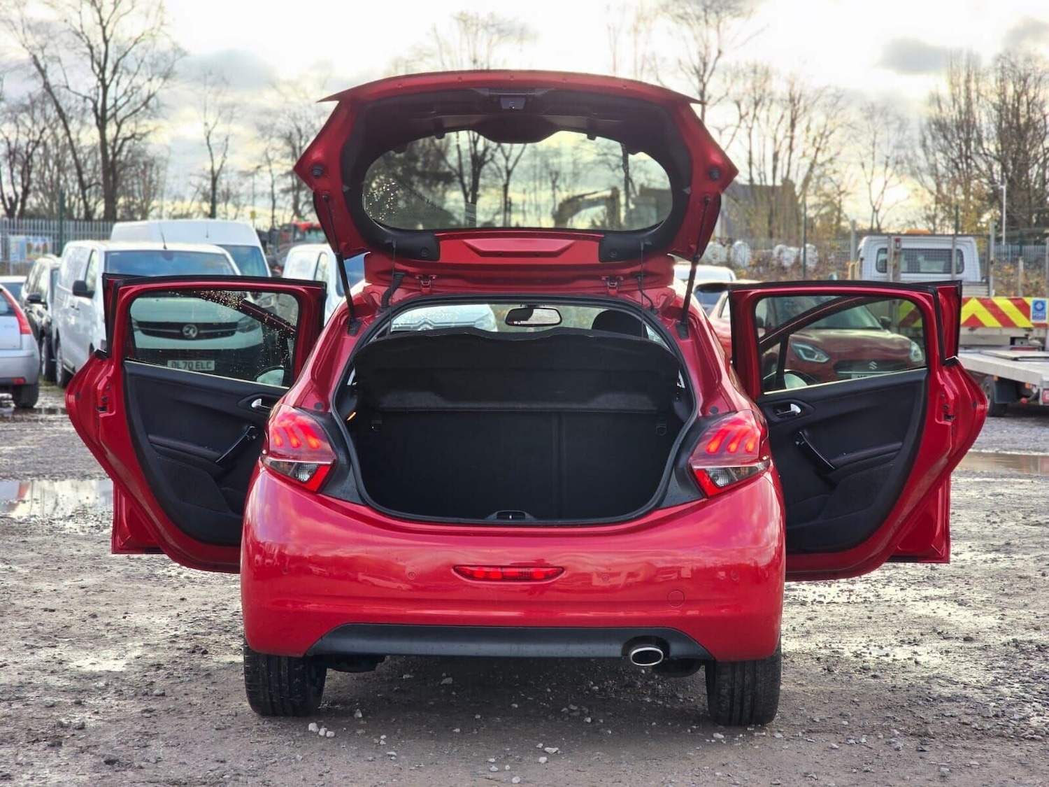 Used Peugeot 208 2018 for sale - 76883899: Photo 32