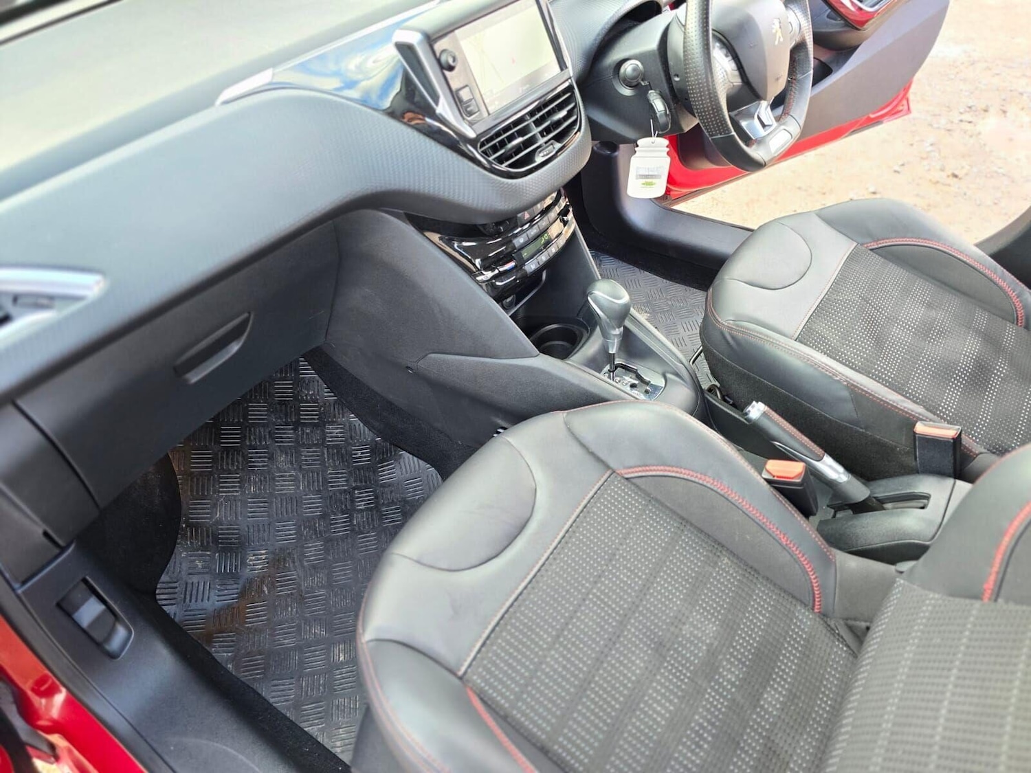 Used Peugeot 208 2018 for sale - 76883899: Photo 36