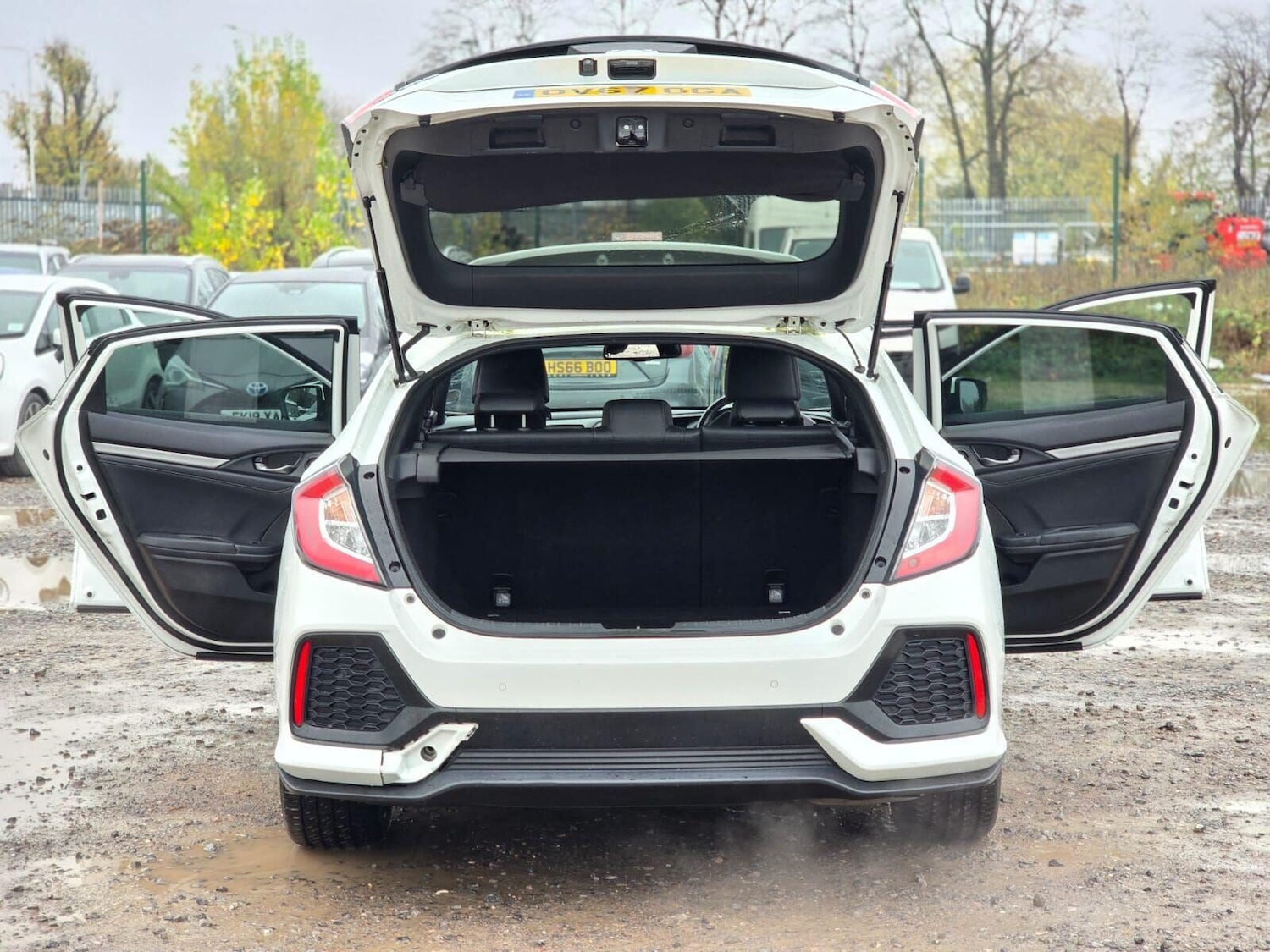 Used Honda Civic 2017 for sale - 76391341: Photo 38