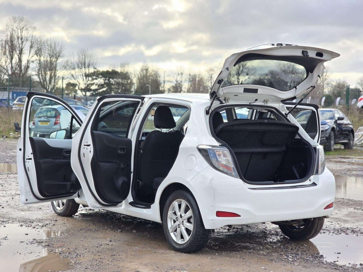 Used Toyota Yaris 2014 for sale - 78190756: Photo 11